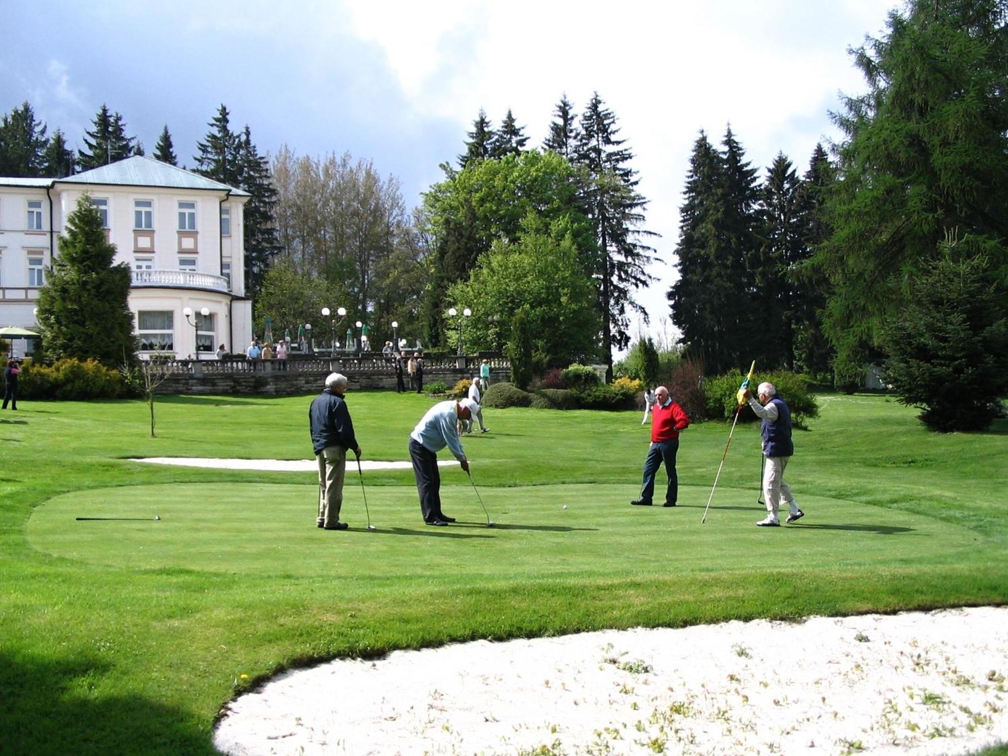 Parkhotel Golf Marianske Lazne Exterior photo