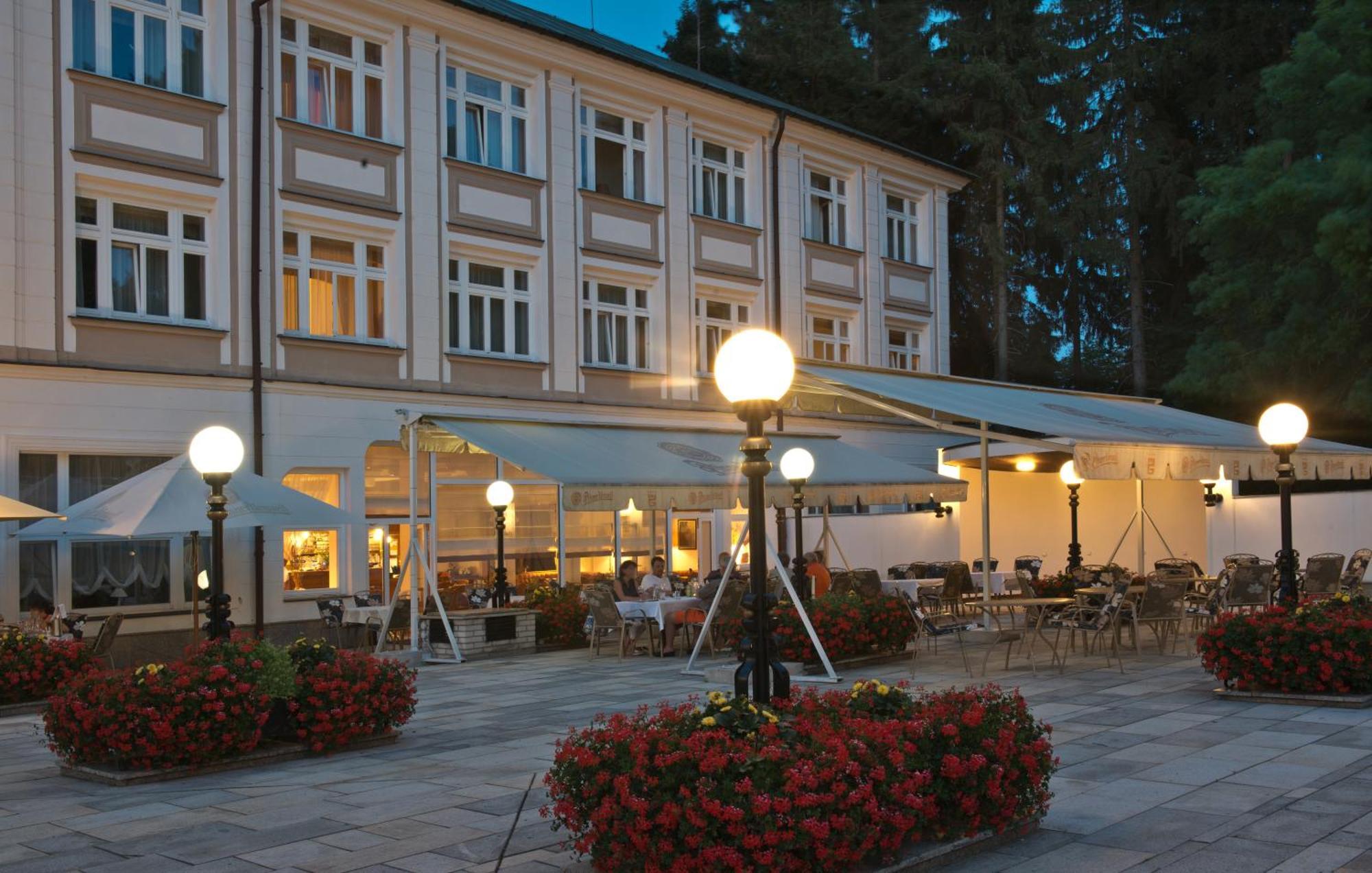 Parkhotel Golf Marianske Lazne Exterior photo